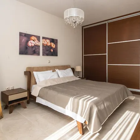 Xristina Holiday home *